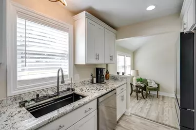 301 Avis Avenue NW, Massillon, OH 44646 - Photo 7