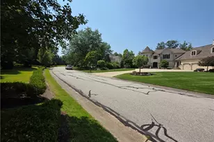 545 Bristol Dr, Aurora, OH 44202 - Photo 9