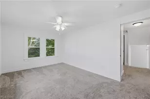 547 S Main St, Hubbard, OH 44425 - Photo 25