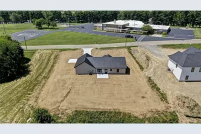 821 SW Miller Avenue, Sugarcreek, OH 44681 - Photo 25