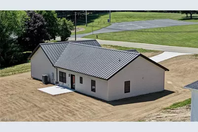 821 SW Miller Avenue, Sugarcreek, OH 44681 - Photo 27