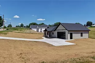 821 SW Miller Ave, Sugarcreek, OH 44681 - Photo 27