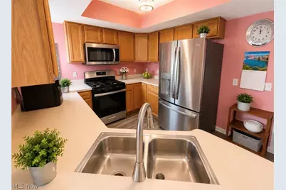 17619 Wildwood Lane, Loveland, OH 44119 - Photo 11