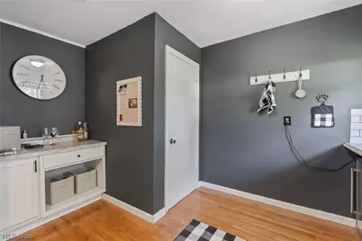 209 Grove Avenue, Cuyahoga Falls, OH 44221 - Photo 7