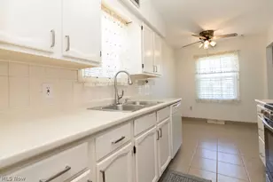 520 Ironwood Ct, Elyria, OH 44035 - Photo 9