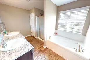 940 Longitude Ln, Amherst, OH 44001 - Photo 15