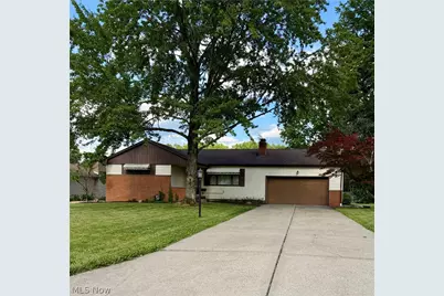 521 Collins Avenue, Austintown, OH 44515 - Photo 1