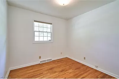 1056 Endicott Drive, Akron, OH 44313 - Photo 9