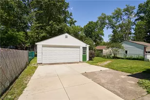 1056 Endicott Dr, Akron, OH 44313 - Photo 27