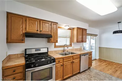 1056 Endicott Drive, Akron, OH 44313 - Photo 5