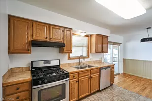 1056 Endicott Dr, Akron, OH 44313 - Photo 5