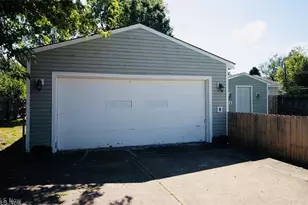 1614 E 49th St, Ashtabula, OH 44004 - Photo 3