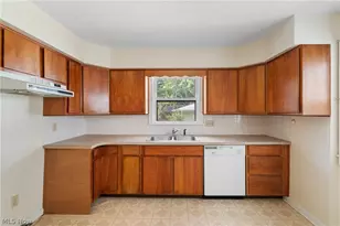 353 Southeast Ave, Tallmadge, OH 44278 - Photo 9