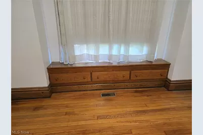 407 Williams Avenue, Williamstown, WV 26187 - Photo 9