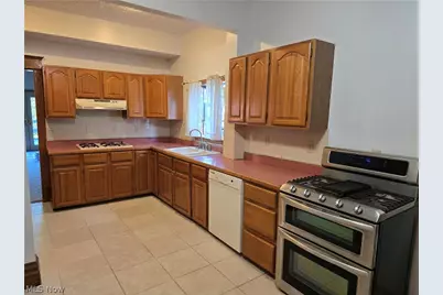 407 Williams Avenue, Williamstown, WV 26187 - Photo 13