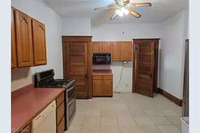 407 Williams Avenue, Williamstown, WV 26187 - Photo 11