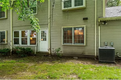 1338 Fox Run Drive, Youngstown, OH 44512 - Photo 3