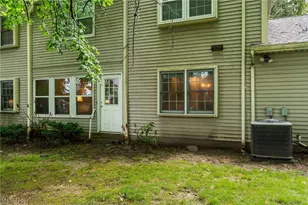 1338 Fox Run Dr, Youngstown, OH 44512 - Photo 3
