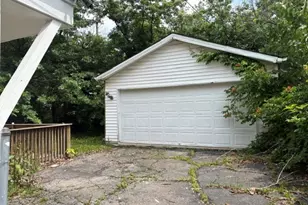 3061 Albion Rd, Loveland, OH 44120 - Photo 3
