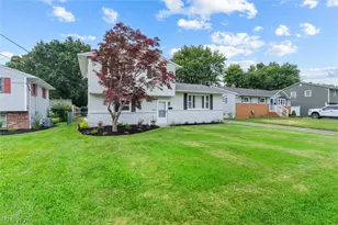 7479 Goldenrod Dr, Mentor on the Lake, OH 44060 - Photo 3