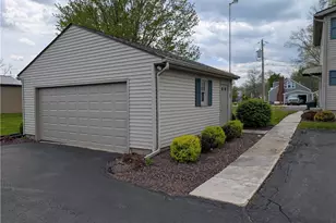 17991 Mahoning Ave, Lake Milton, OH 44429 - Photo 9
