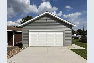 90 Center Street, Struthers, OH 44471 - Photo 3