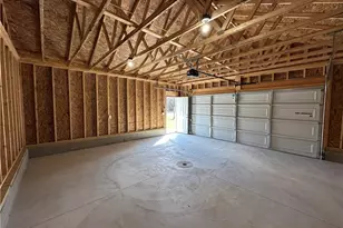 90 Center St, Struthers, OH 44471 - Photo 21