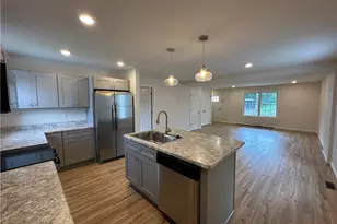 90 Center St, Struthers, OH 44471 - Photo 7