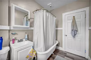 1288 Pondview Ave, Akron, OH 44305 - Photo 15