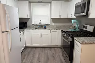 1181 Easton Dr, Akron, OH 44310 - Photo 5