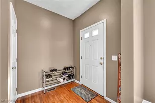 920 Alder Run Way, Akron, OH 44333 - Photo 3