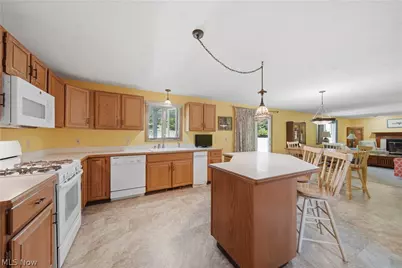 813 Walnut Ridge Street NW, Bolivar, OH 44612 - Photo 9