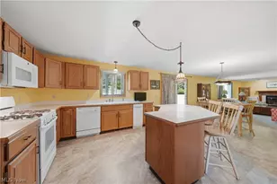 813 Walnut Ridge St NW, Bolivar, OH 44612 - Photo 9