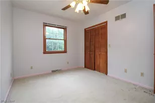 548 W 39th St, Shadyside, OH 43947 - Photo 13