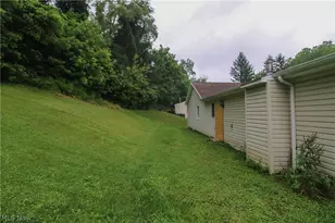548 W 39th St, Shadyside, OH 43947 - Photo 25