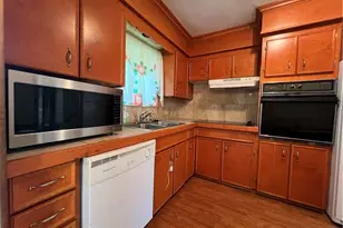 1559 Fairfax Rd, Akron, OH 44313 - Photo 7