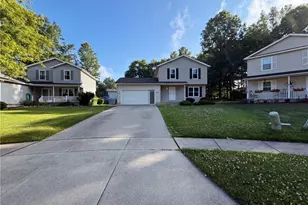 654 Diamond Cir, Ravenna, OH 44266 - Photo 5