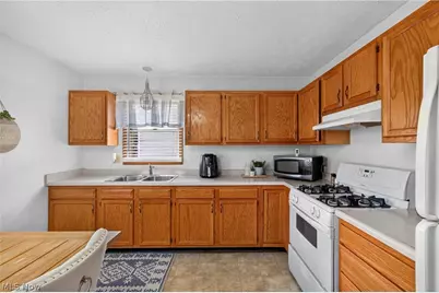 3014 Harmont Avenue NE, Canton, OH 44705 - Photo 11