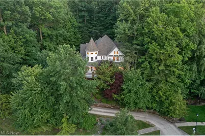8851 Spring Valley Drive, Grandview Heights, OH 44147 - Photo 3