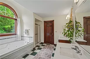 8851 Spring Valley Dr, Grandview Heights, OH 44147 - Photo 33