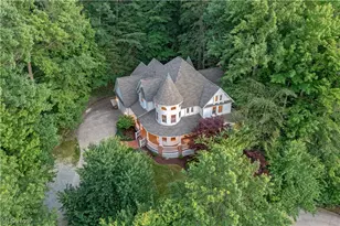 8851 Spring Valley Dr, Grandview Heights, OH 44147 - Photo 5
