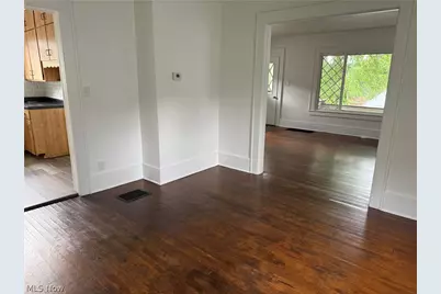 954 Pershing Road, Zanesville, OH 43701 - Photo 7