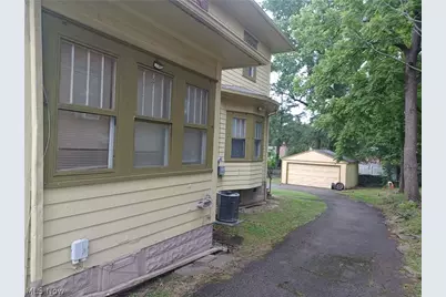 918 Winona Drive, Youngstown, OH 44511 - Photo 11