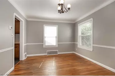 21901 Kennison Avenue, Euclid, OH 44123 - Photo 5