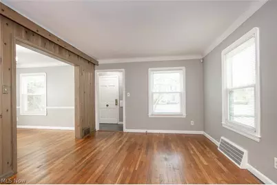21901 Kennison Avenue, Euclid, OH 44123 - Photo 3
