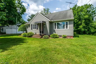 2748 Canton Road, Uniontown, OH 44685 - Photo 3