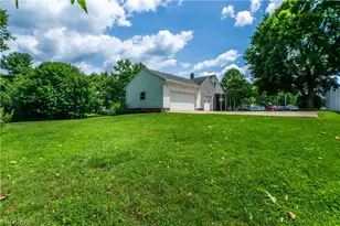 2748 Canton Rd, Uniontown, OH 44685 - Photo 11