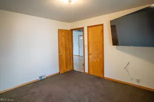 1853 Evergreen Ave, Akron, OH 44301 - Photo 15