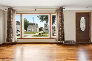 29783 Robert St, Wickliffe, OH 44092 - Photo 3