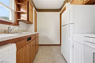 29783 Robert St, Wickliffe, OH 44092 - Photo 5